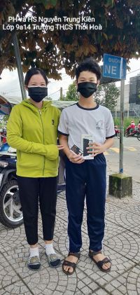 Máy tính và sim Hỗ trợ học trực tuyến cho HS NH 2021-2022