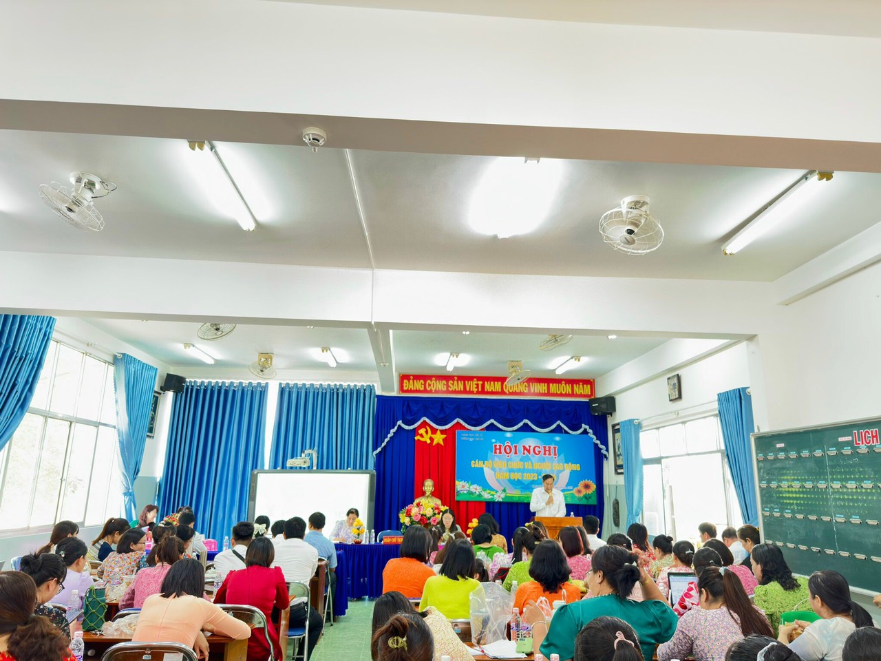 HỘI NGHỊ CÁN BỘ VIÊN CHỨC VÀ NGƯỜI LAO ĐỘNG NĂM HỌC 2023-2024